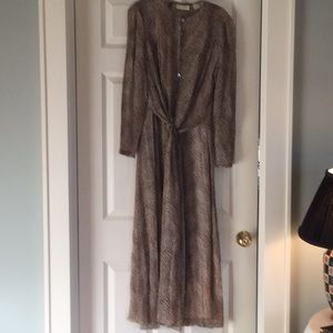 Dana Buchman gorgeous 2 piece evening dress.